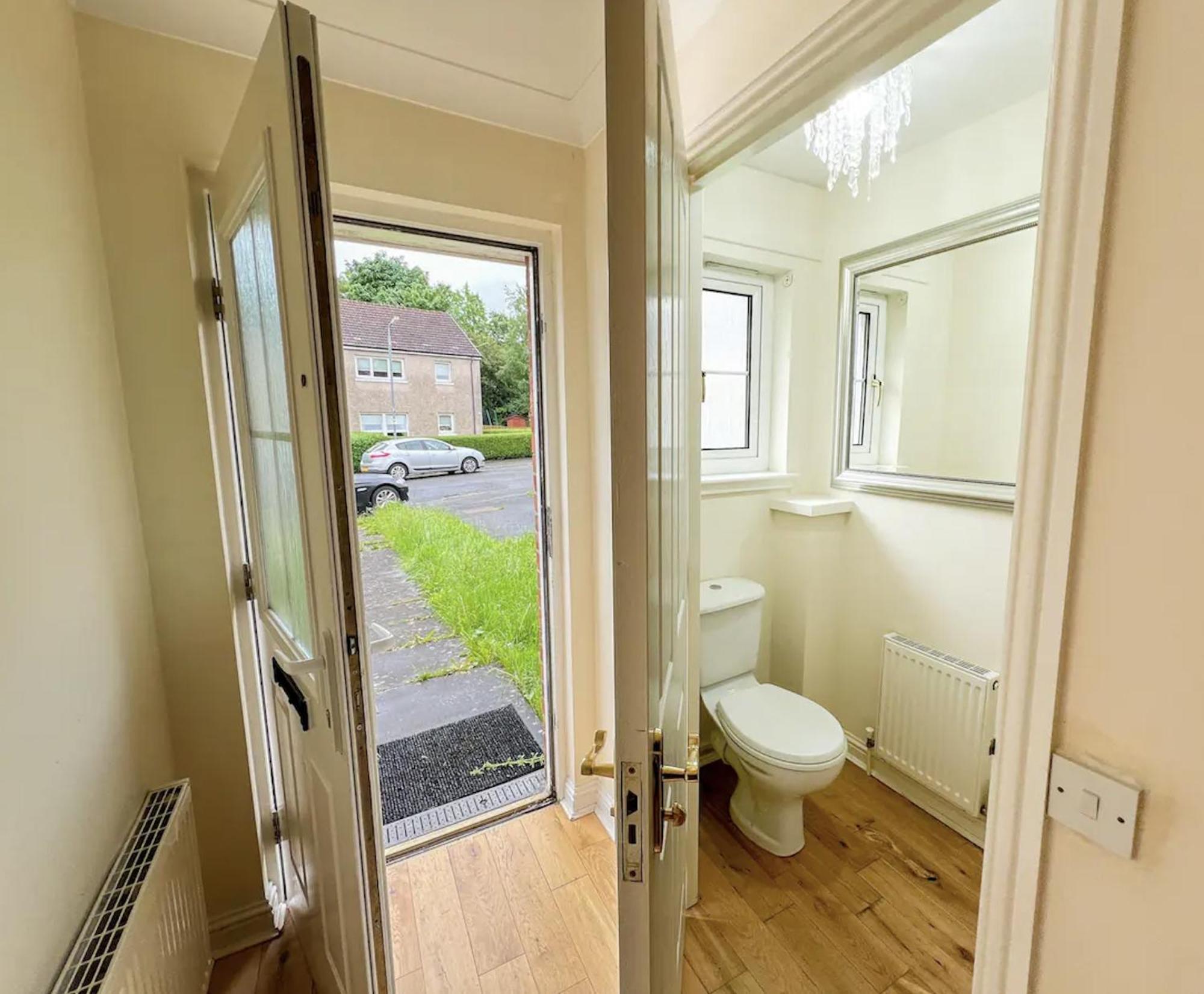 Glasgow Central - Entire House - Free Parking , Free Super Fast Wifi , Private Garden & Parking Security Kültér fotó