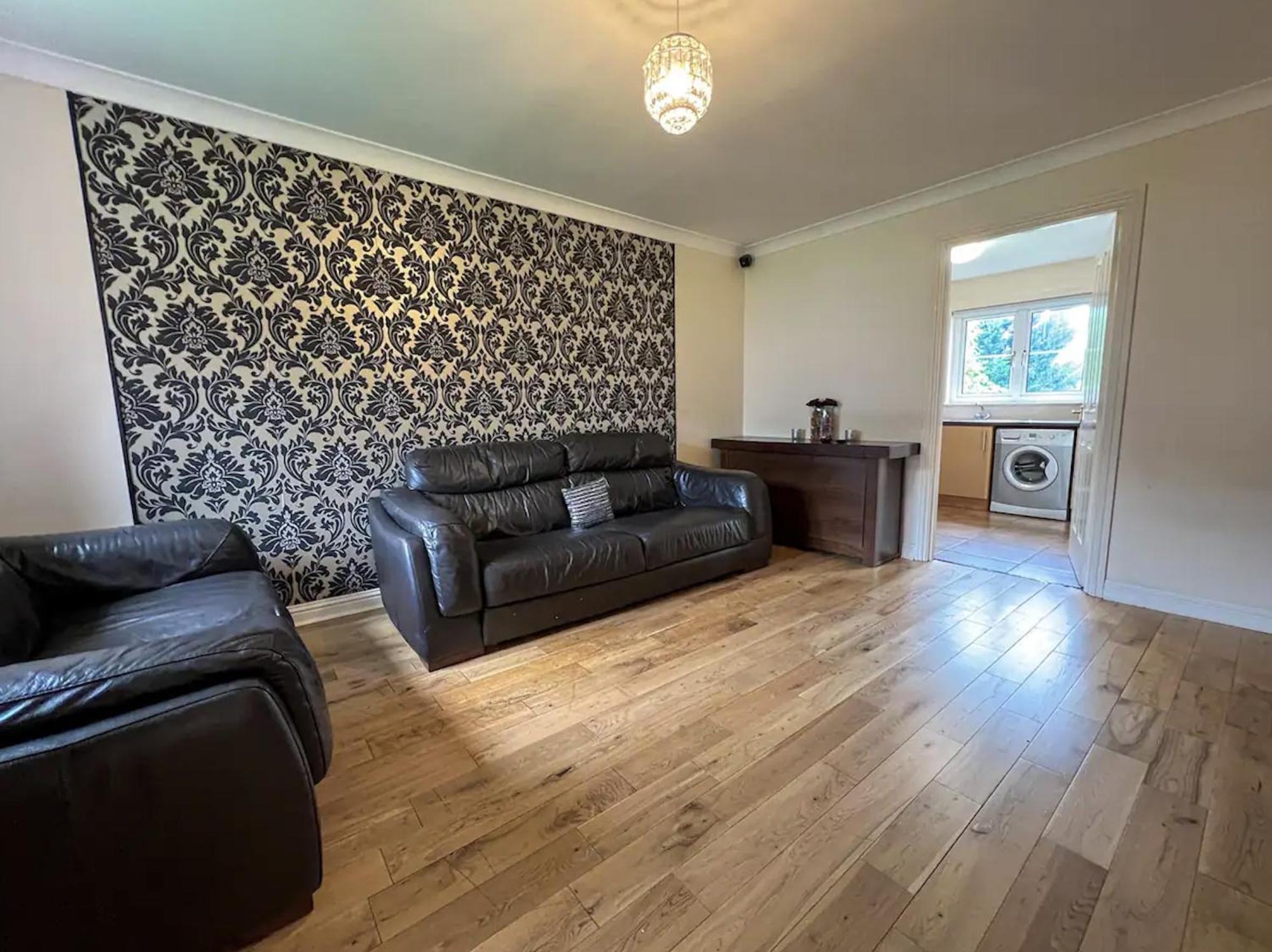 Glasgow Central - Entire House - Free Parking , Free Super Fast Wifi , Private Garden & Parking Security Kültér fotó