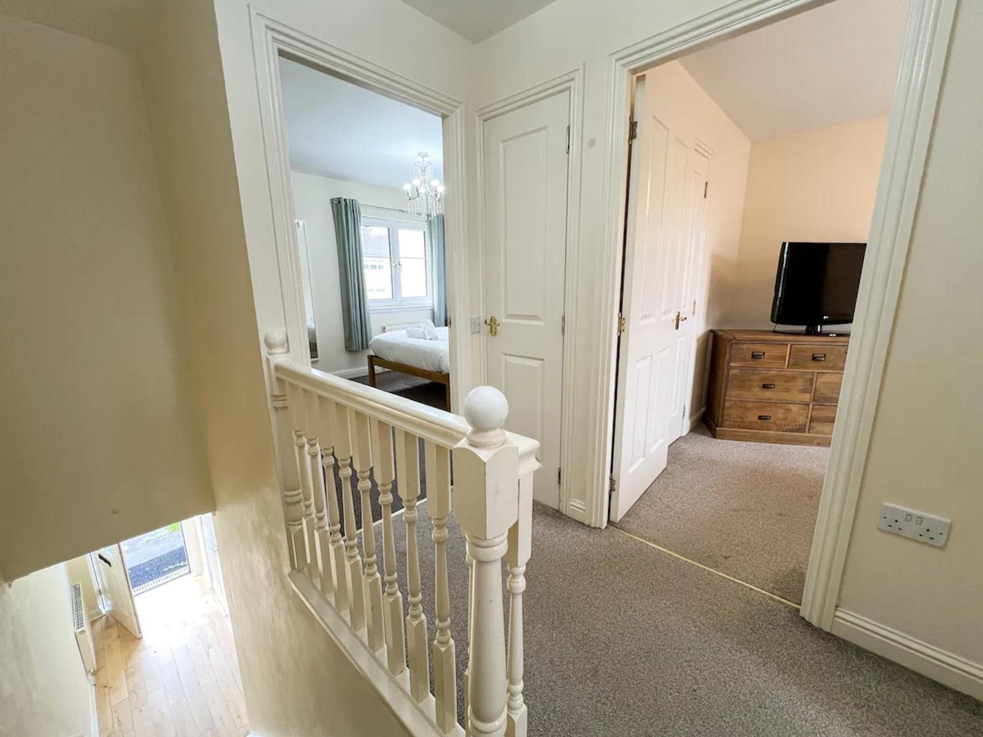 Glasgow Central - Entire House - Free Parking , Free Super Fast Wifi , Private Garden & Parking Security Kültér fotó