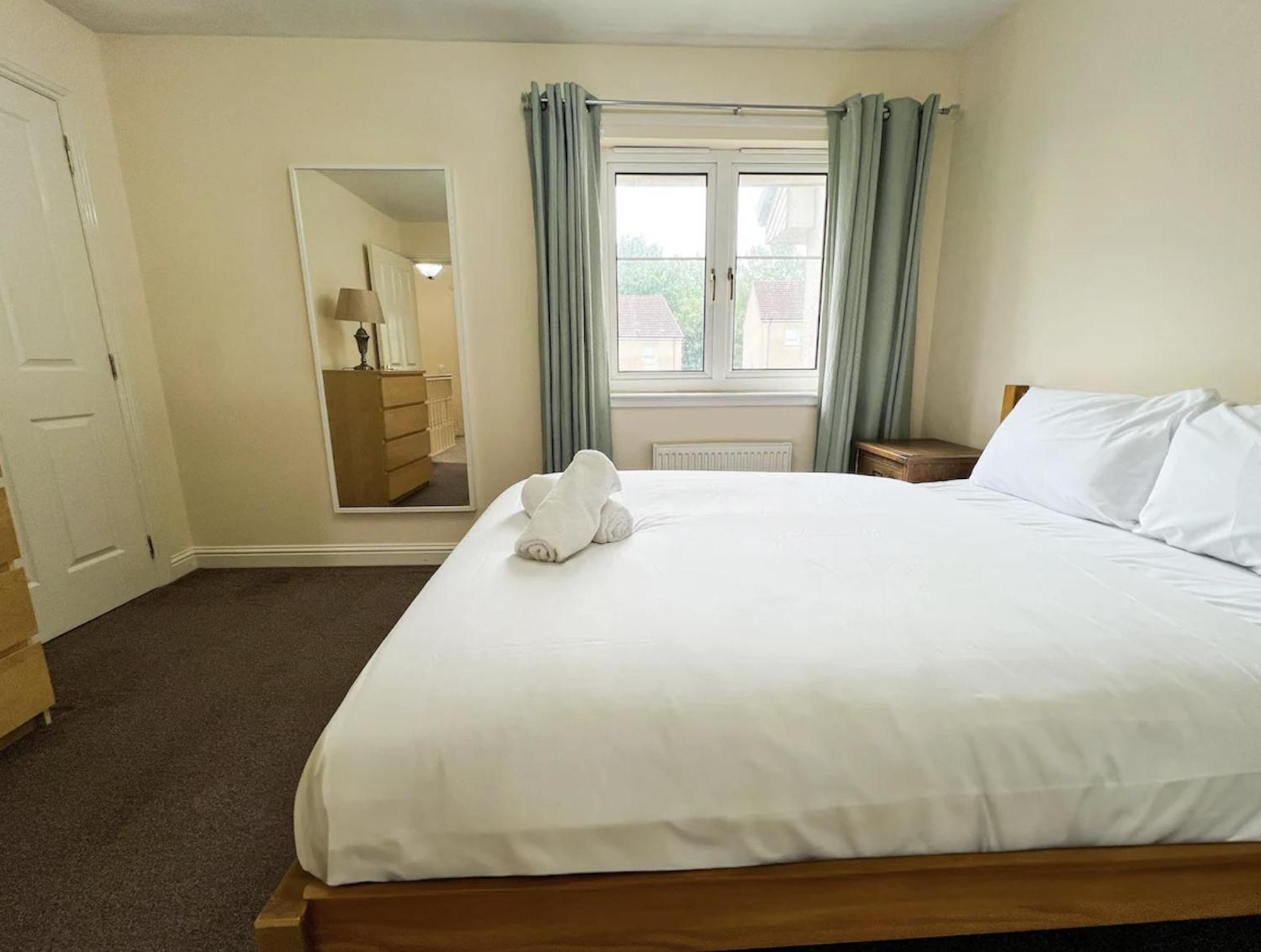 Glasgow Central - Entire House - Free Parking , Free Super Fast Wifi , Private Garden & Parking Security Kültér fotó