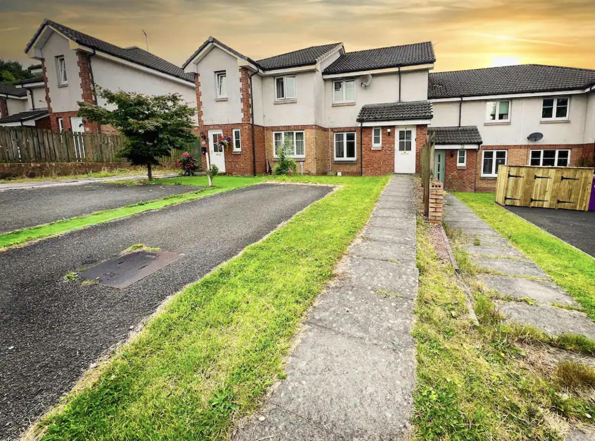 Glasgow Central - Entire House - Free Parking , Free Super Fast Wifi , Private Garden & Parking Security Kültér fotó