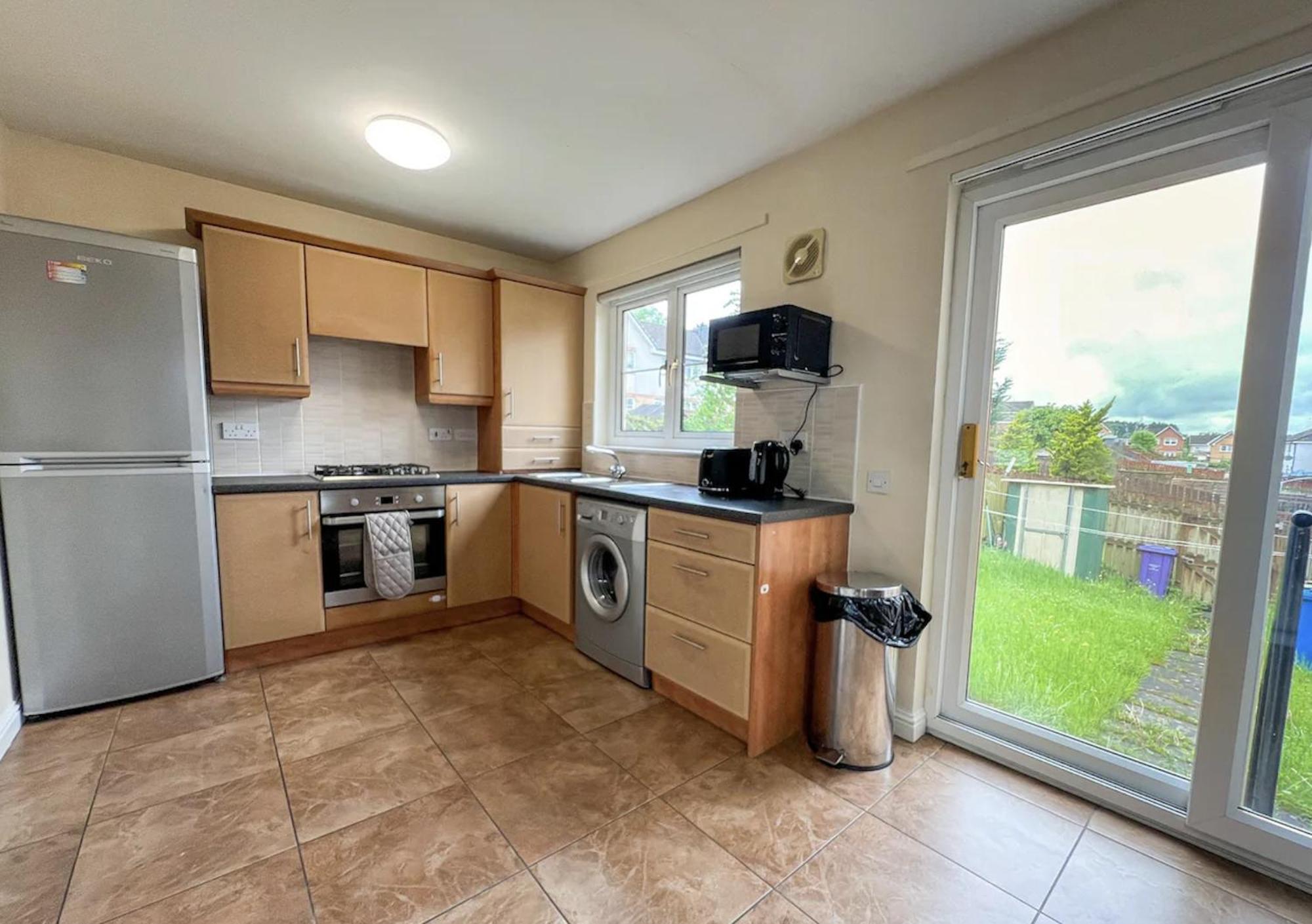 Glasgow Central - Entire House - Free Parking , Free Super Fast Wifi , Private Garden & Parking Security Kültér fotó
